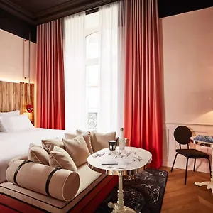 4* Hotel Mama Shelter